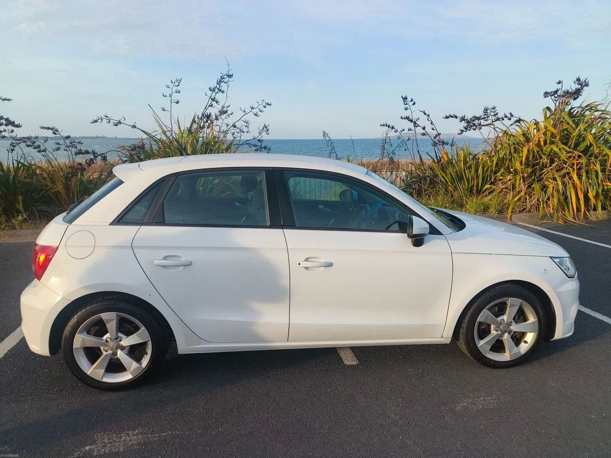 Audi A1 2015 - Image 2