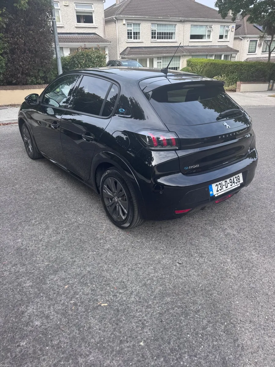 Peugeot e208 2023 - Image 4