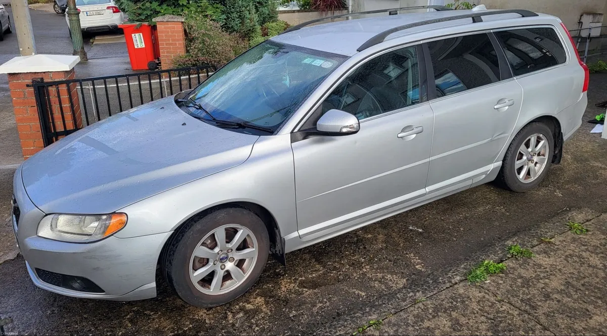 Volvo V70 2010 - Image 3