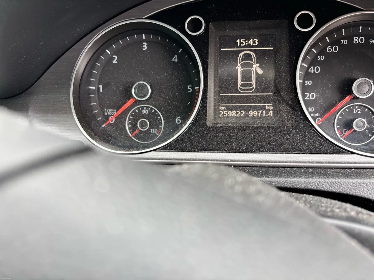VW Passat 2.0 Bluemotion - Image 1