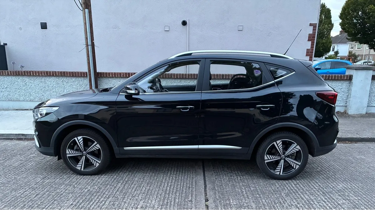 MG ZS 2021 - Image 1