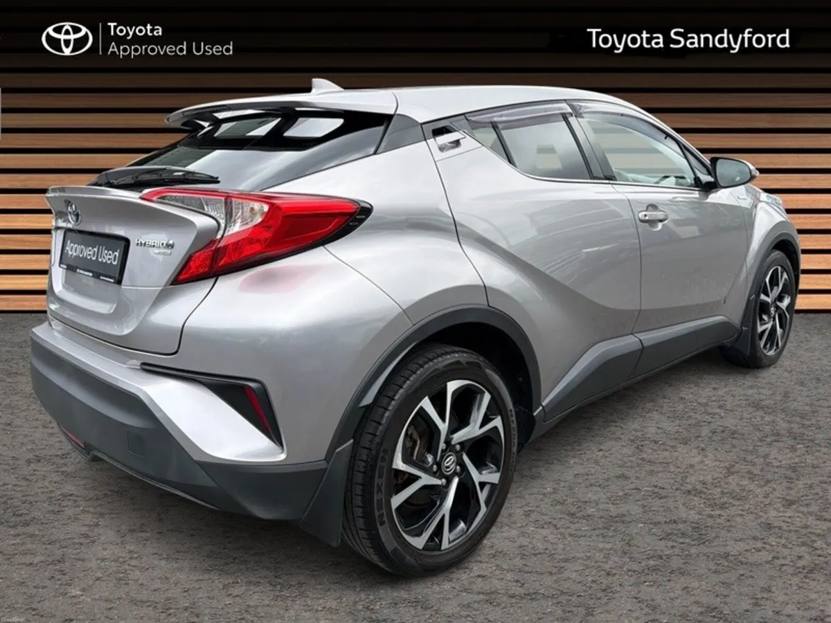Toyota C-HR HYBRID SPORT // REAR CAMERA // BLUETOO - Image 2