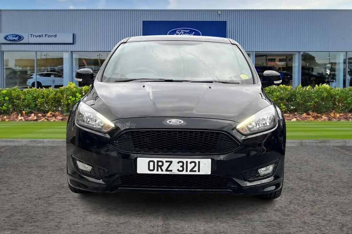 Ford Focus 1.5 TDCi 120 ST-Line 5dr- Apple Car Pla - Image 6