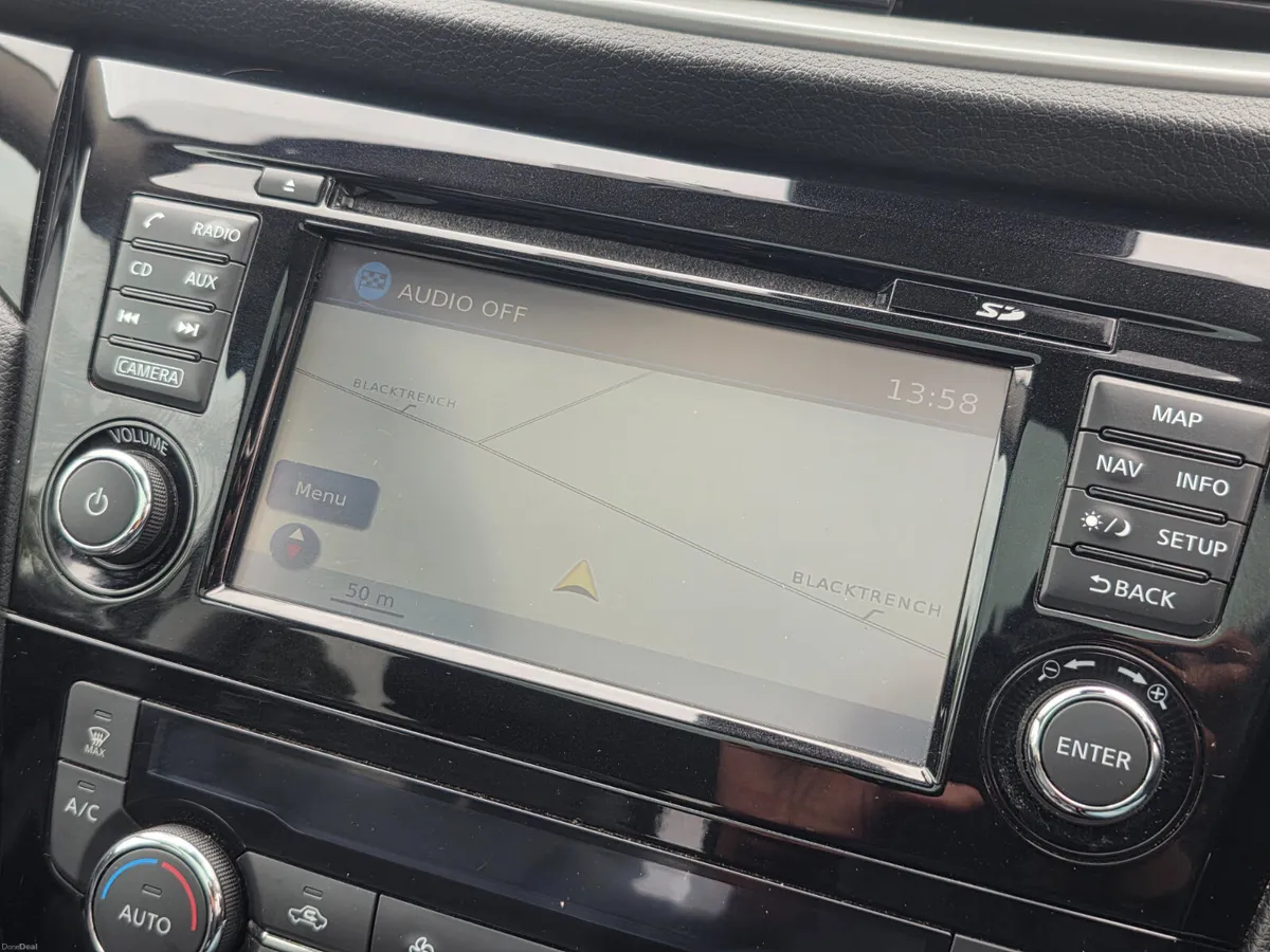 2017 Nissan Qashqai 1.2 PREMIUM // PANORAMIC ROOF - Image 6