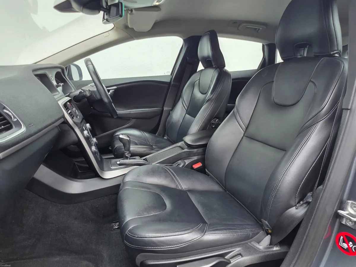 2016 Volvo V40 2.0 D2 SE // FULL LEATHER // NCT'D - Image 5