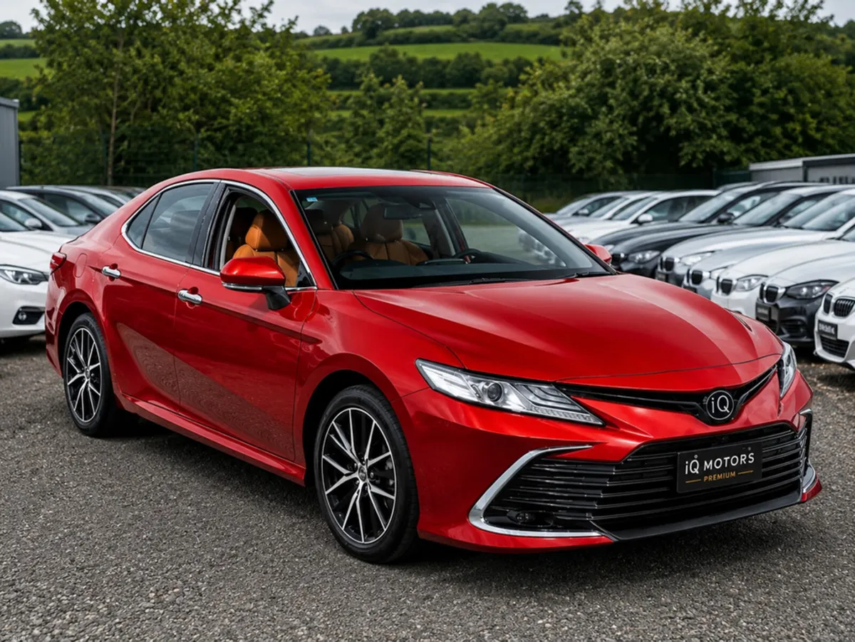 Toyota Camry G LEATHER PACKAGE HYBRID AUTOMATIC (7 - Image 2