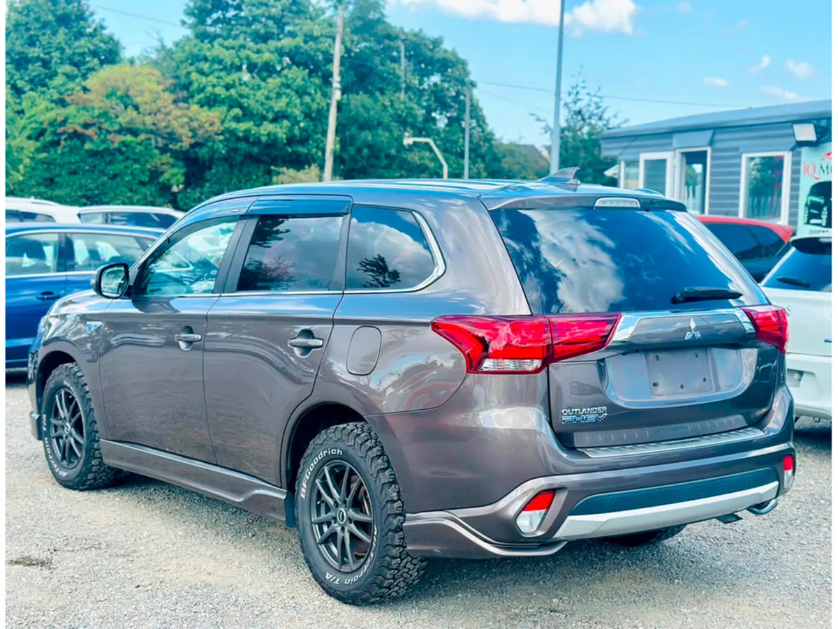 Mitsubishi Outlander 4WD PHEV G SAFETY PACKAGE (03 - Image 6