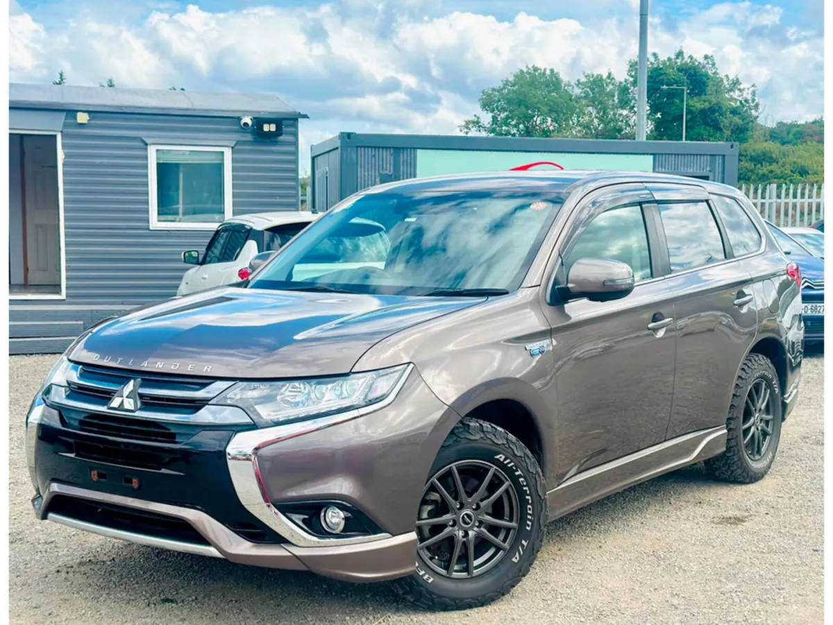 Mitsubishi Outlander 4WD PHEV G SAFETY PACKAGE (03 - Image 3