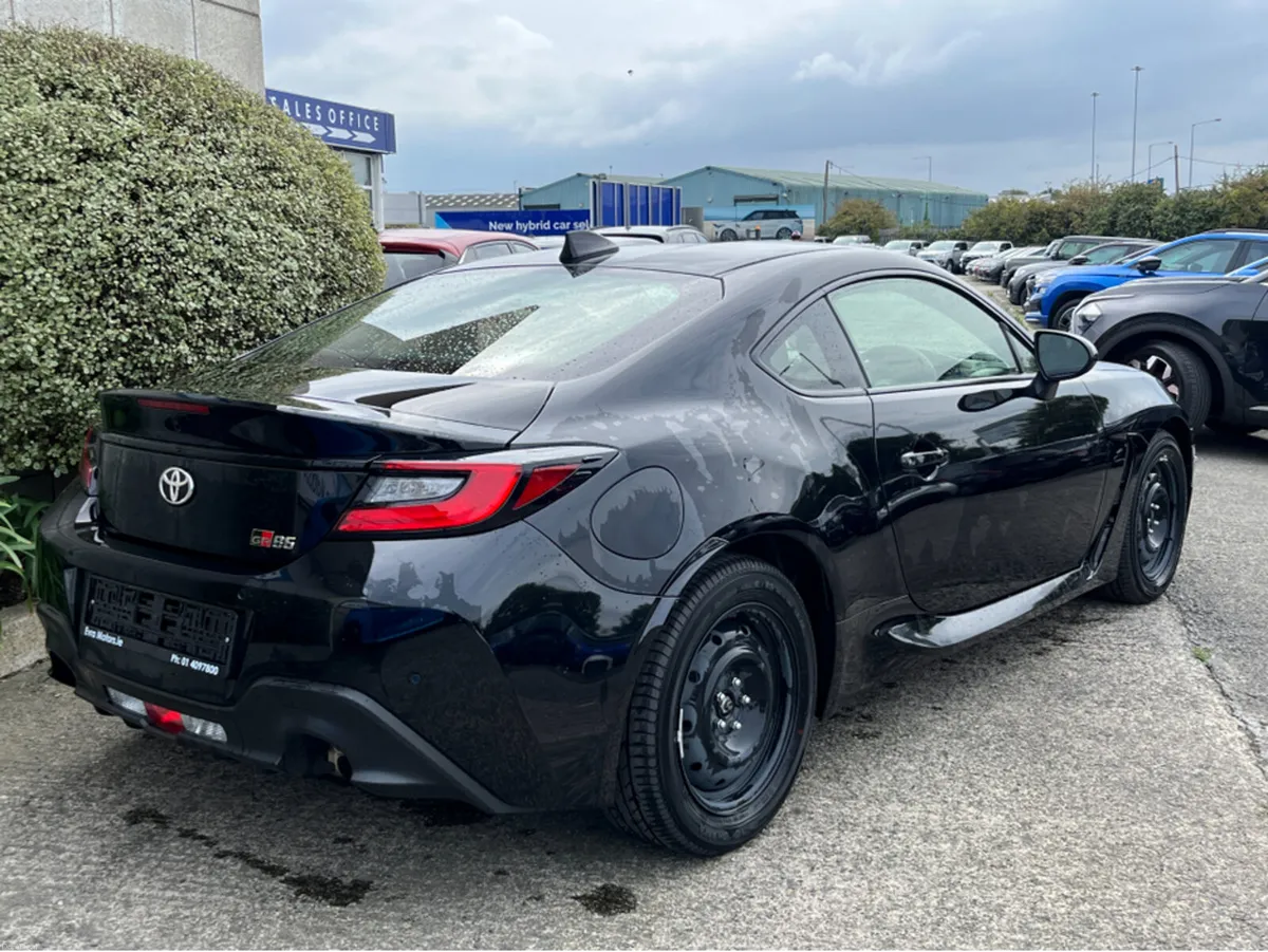 Toyota GR86 RC 2.4 PETROL MANUAL **PRICE EXCLUDES - Image 4