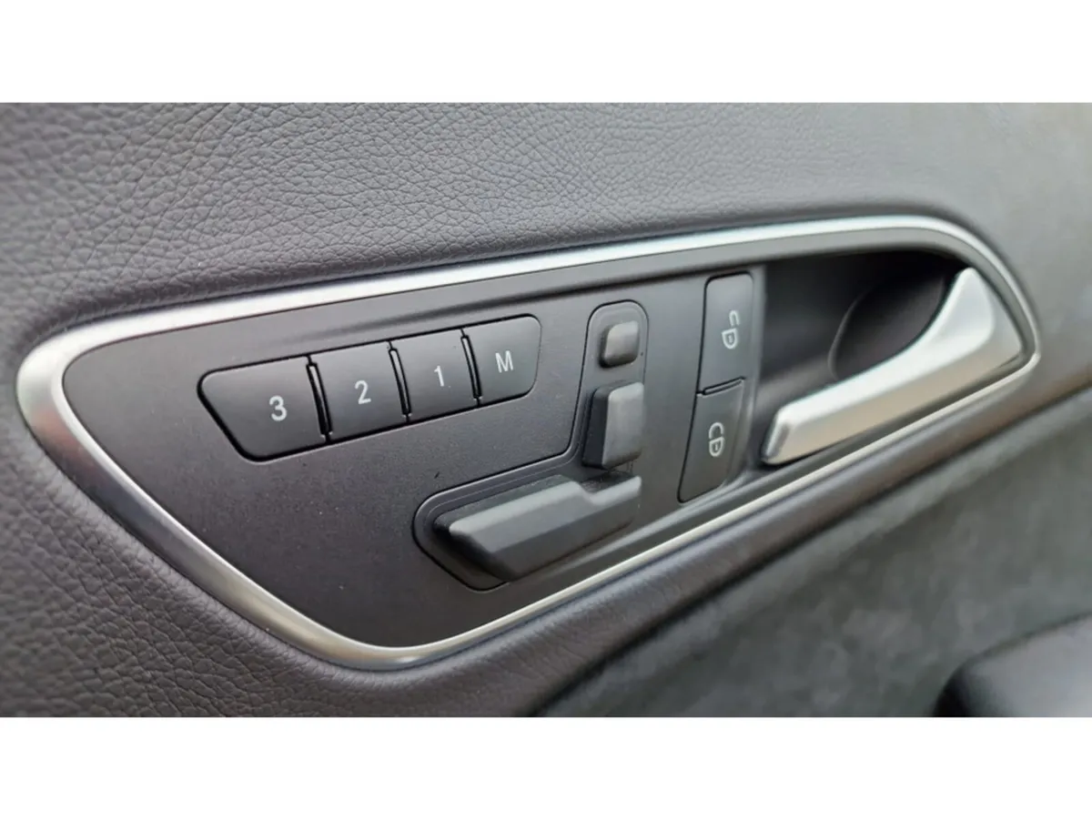 Mercedes-Benz CLA LOW MILEAGE, AMG, automatic, new - Image 3