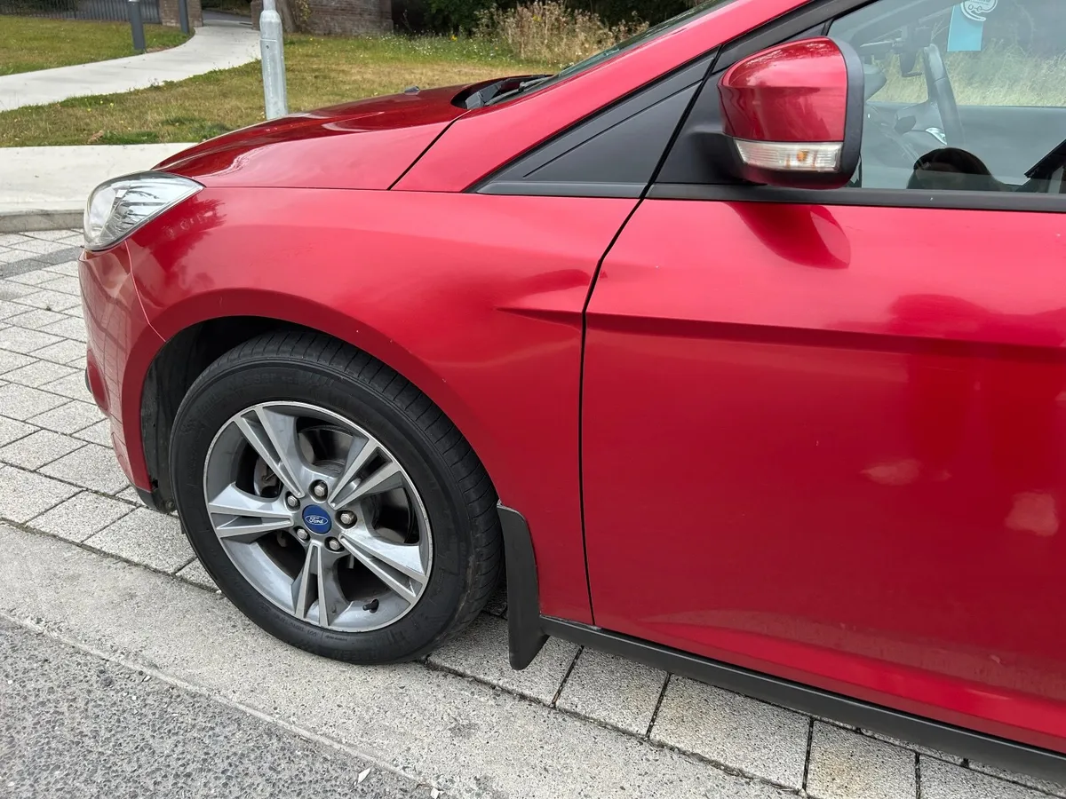 Ford Focus 2014 - Image 2