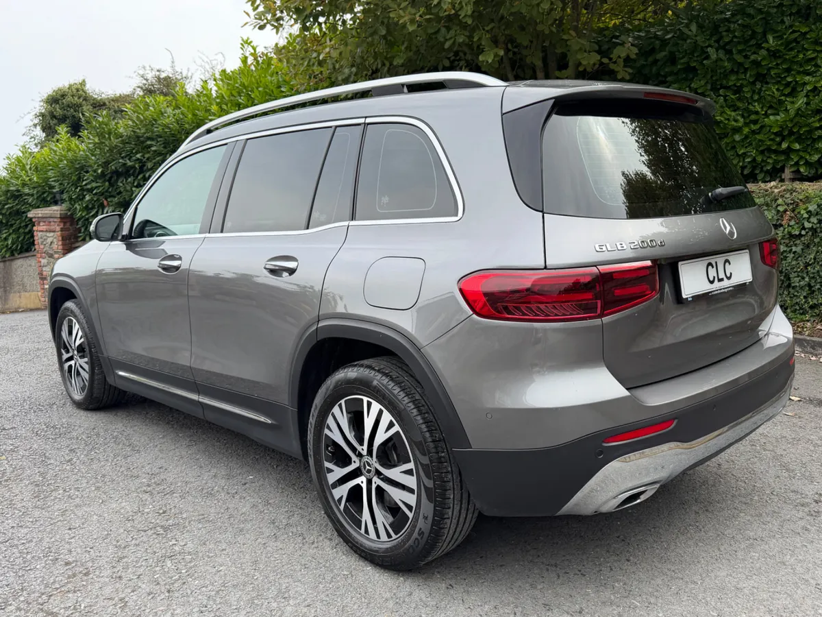 2024 Mercedes-Benz GLB 200D 7 Seater - Image 3