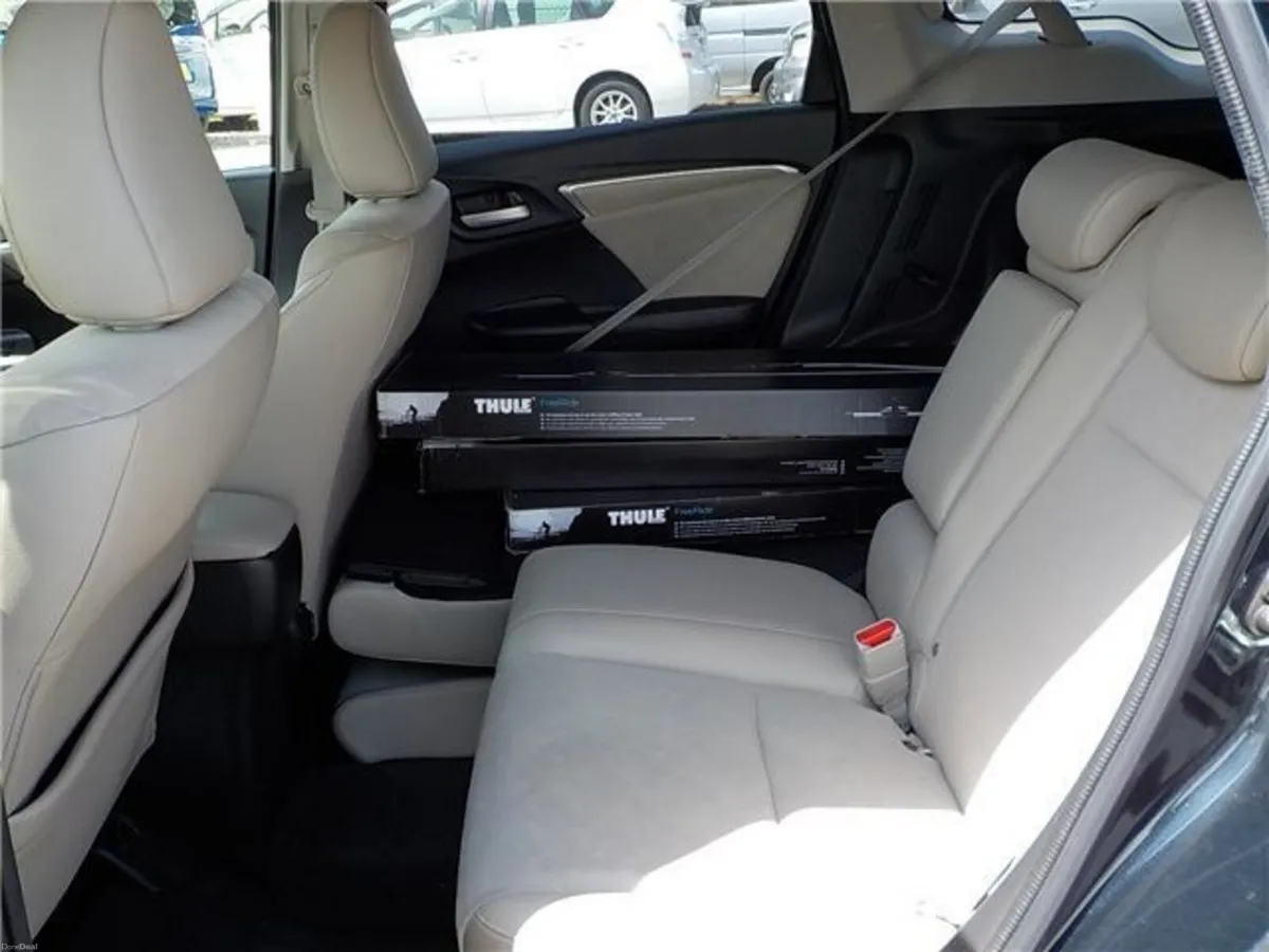 Honda Fit Shuttle Hybrid 2016 - Image 6