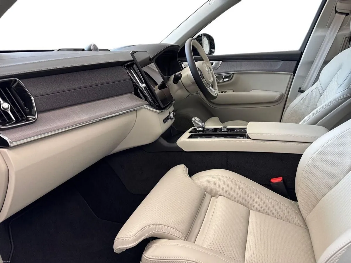 Volvo XC90 T8 ULTRA DARK *5 YEAR WARRANTY* € PER W - Image 4