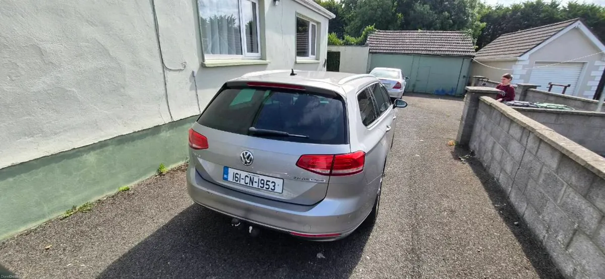 Volkswagen Passat - Image 3