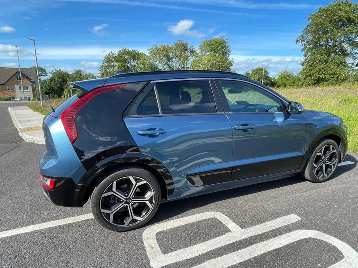 2023 Kia Niro - Image 3