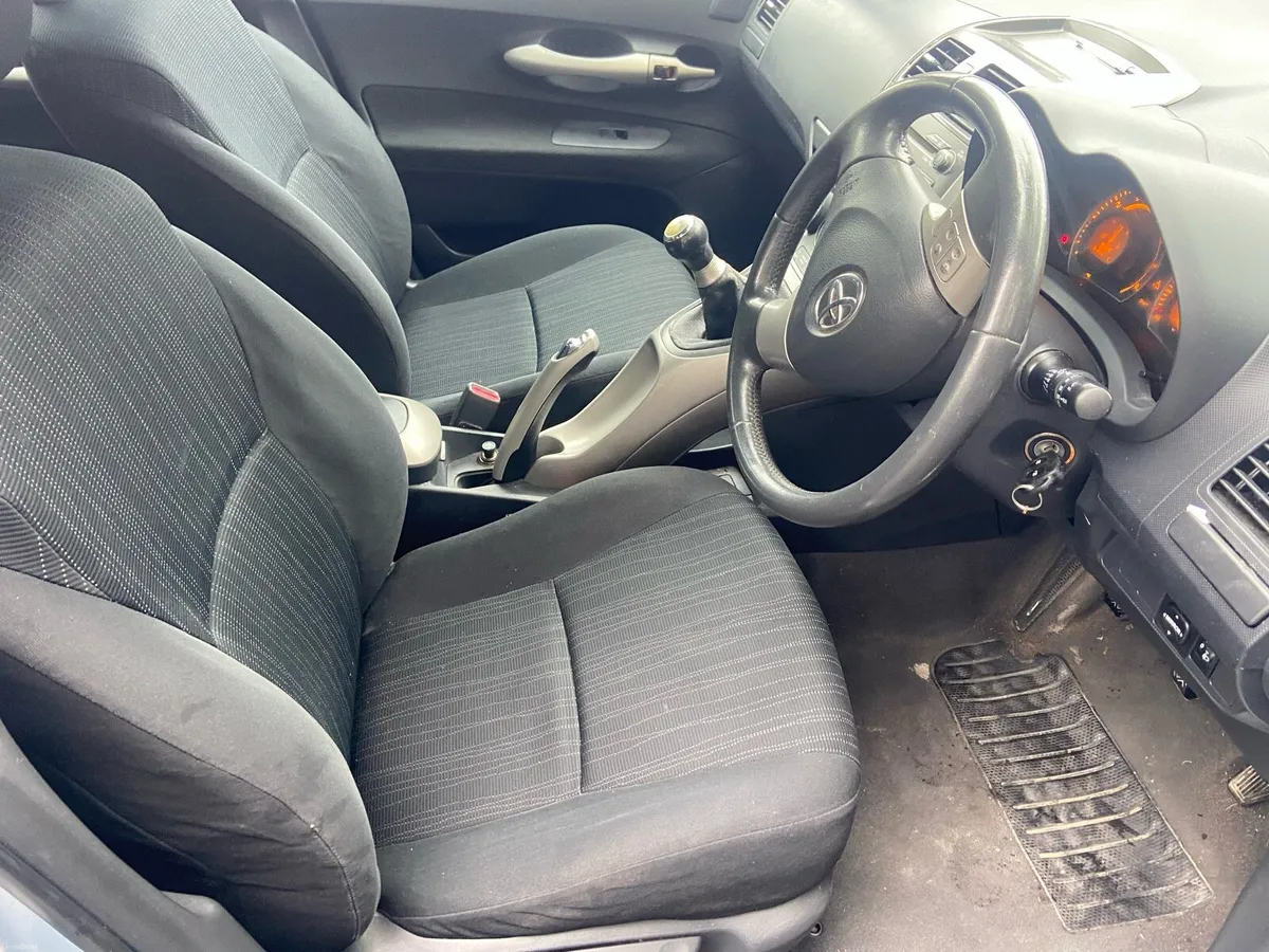2008 Toyota Auris 1.3 petrol taxed nct - Image 6