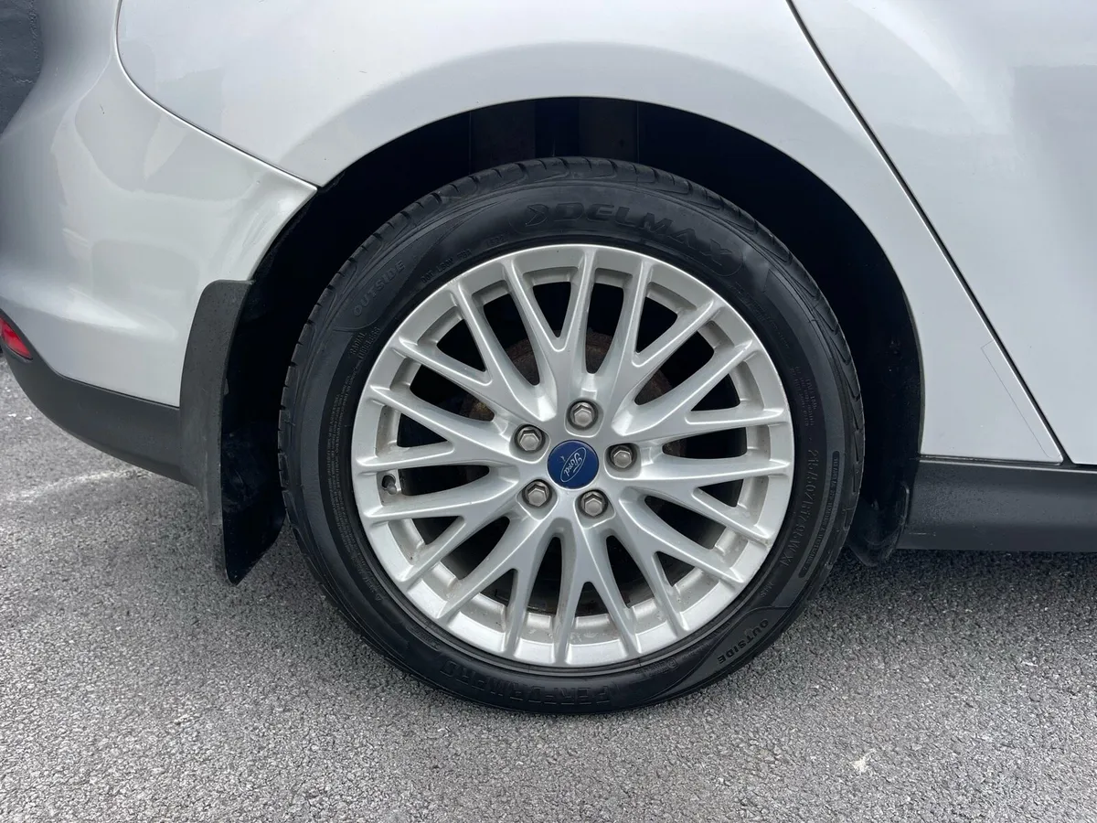 Ford Focus - Image 6