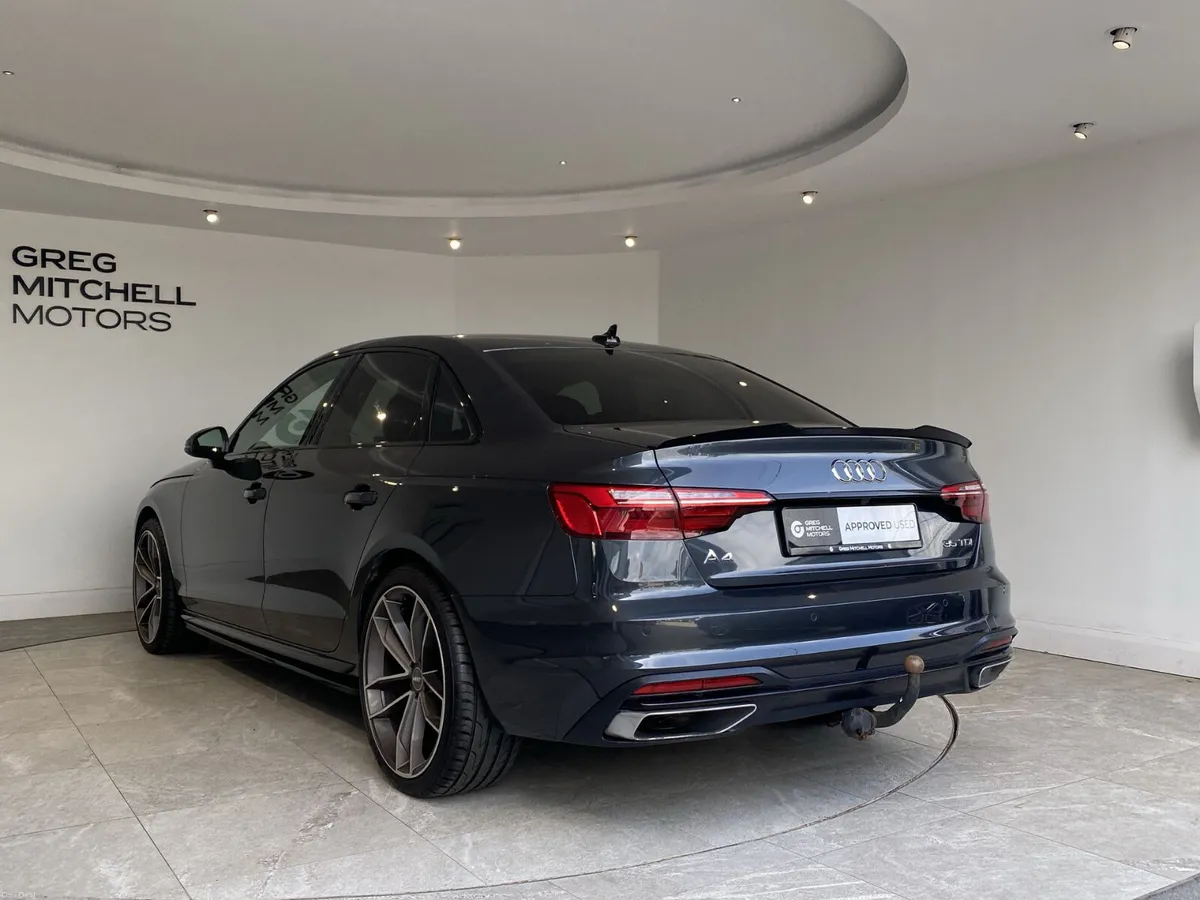 Audi A4 2022 - Image 5