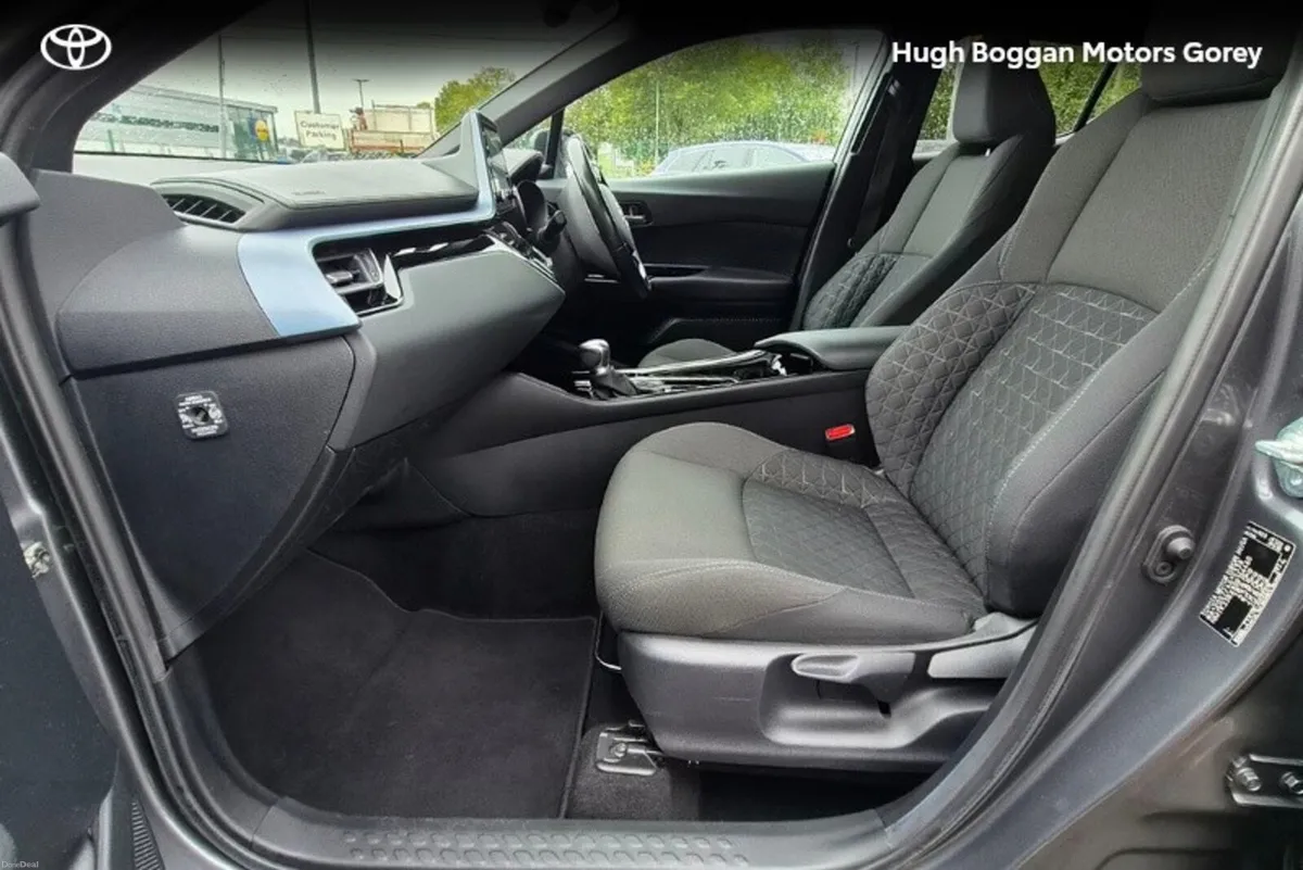 Toyota C-HR 1.8 HYBRID SPORTMONO 4DR SPORT AUTO - Image 6