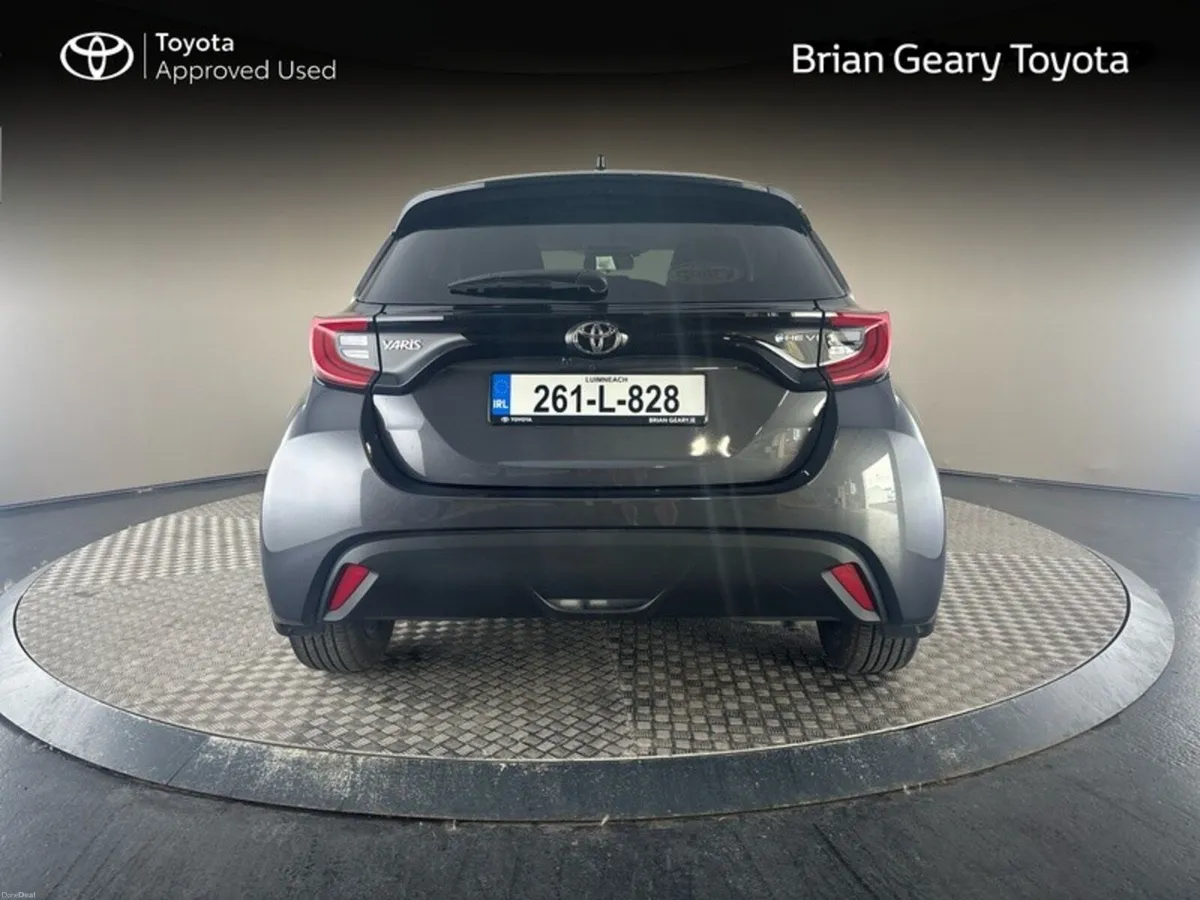 Toyota Yaris HYBRID LUNA SPORT - Image 4