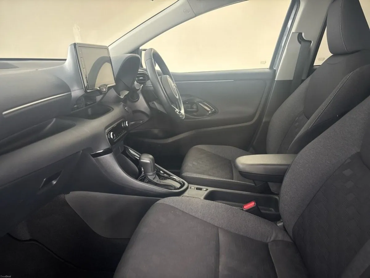 Toyota Yaris HYBRID LUNA SPORT - Image 6