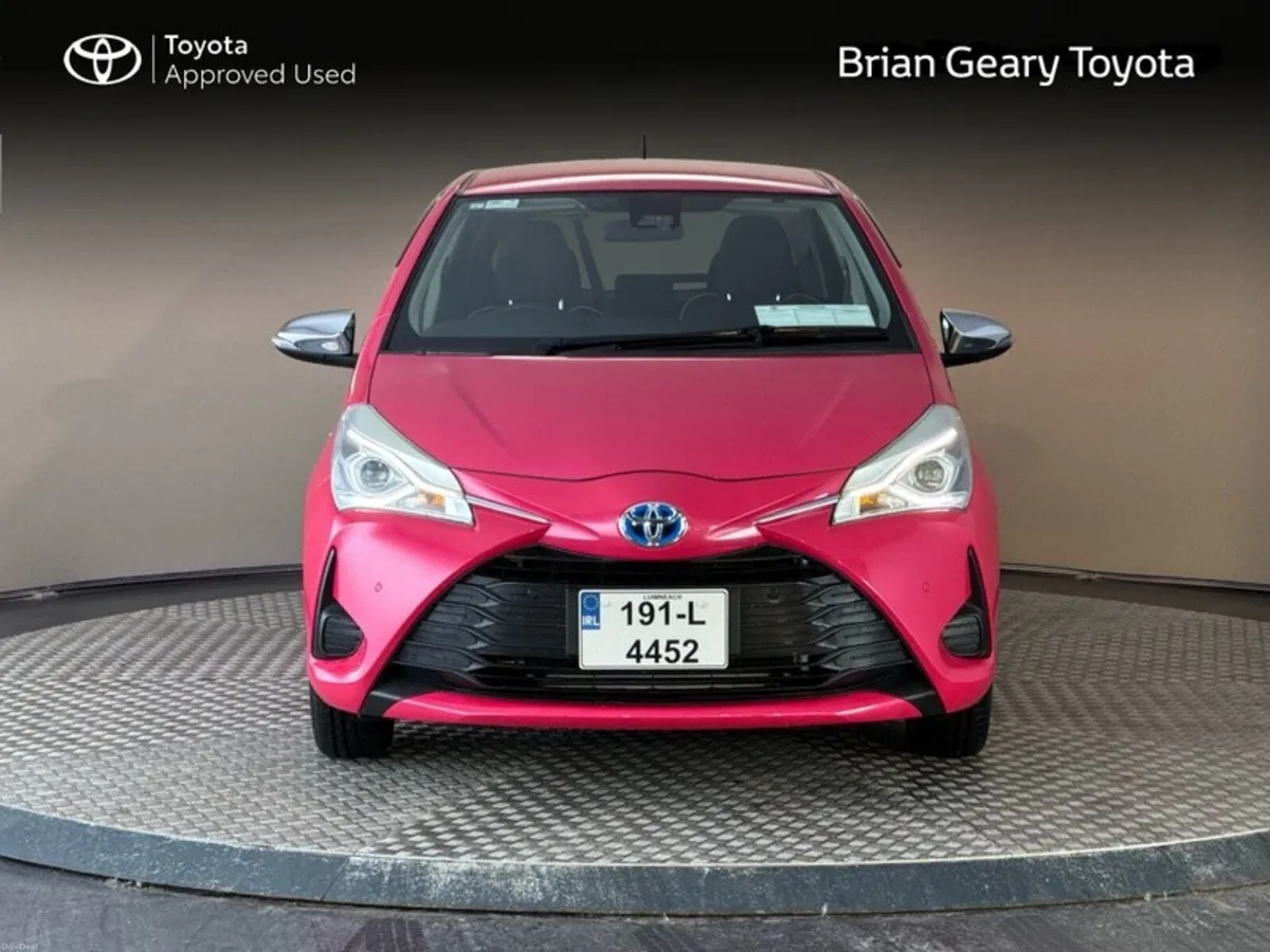 Toyota Yaris Vitz Hybrid Auto - Image 5