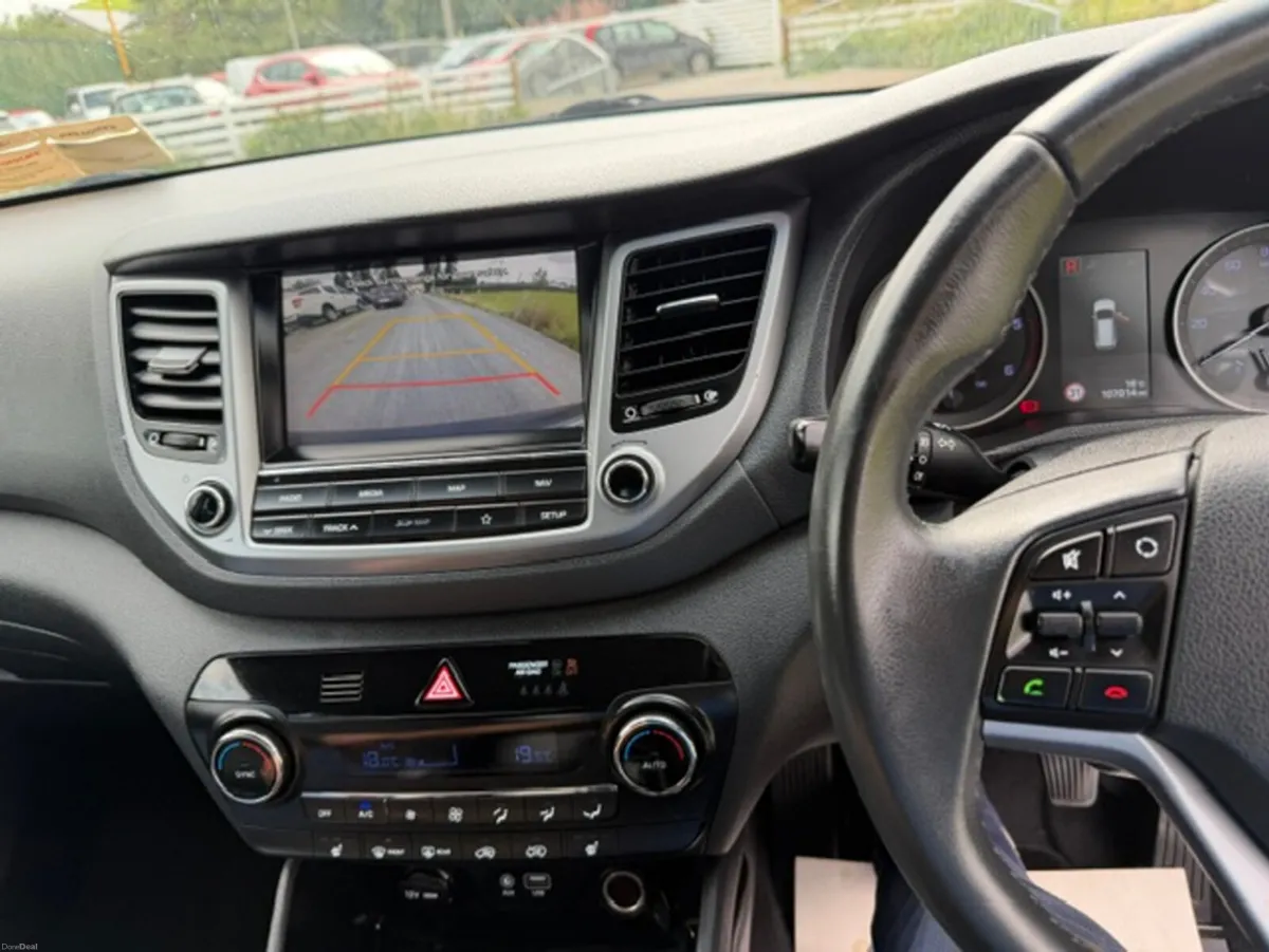 Hyundai Tucson 1.7 CRDI PREMIUM BL/DR 2WD 5DR - Image 3