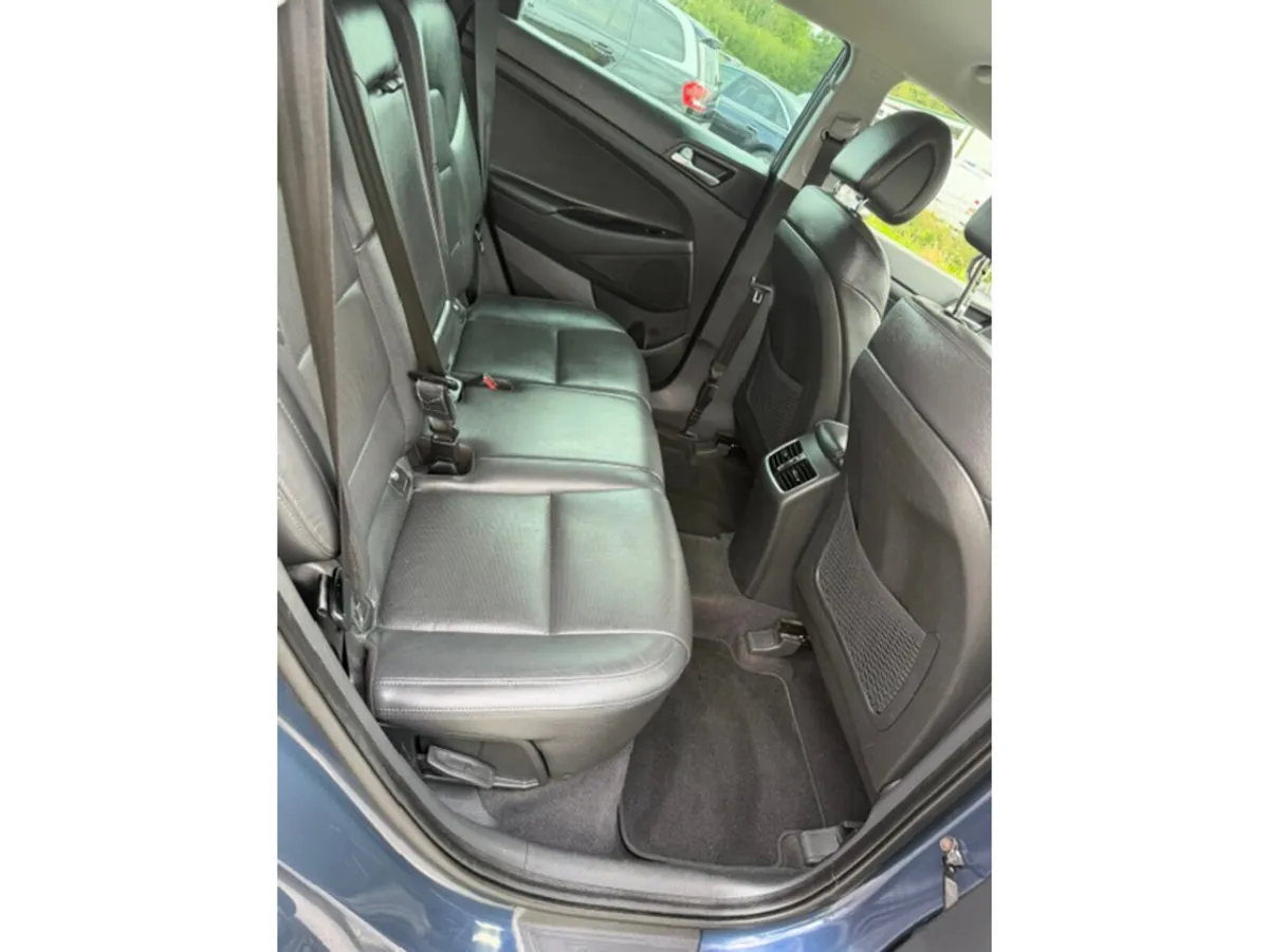 Hyundai Tucson 1.7 CRDI PREMIUM BL/DR 2WD 5DR - Image 4