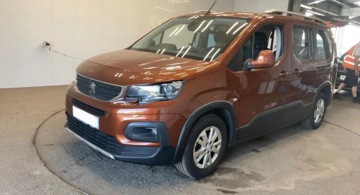 Peugeot Rifter taxi spec WAV - Image 5