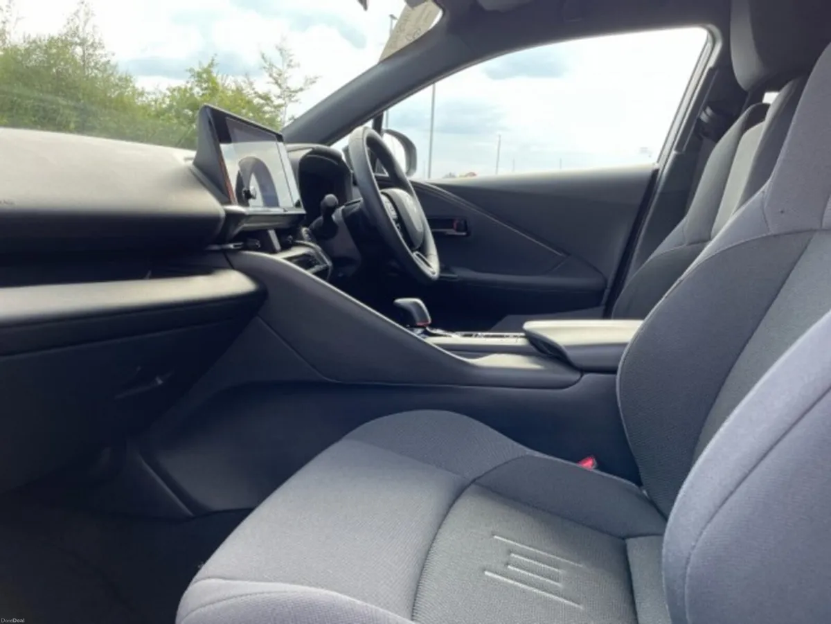 Toyota C-HR Hybrid - New Generation - SPORT Editio - Image 6