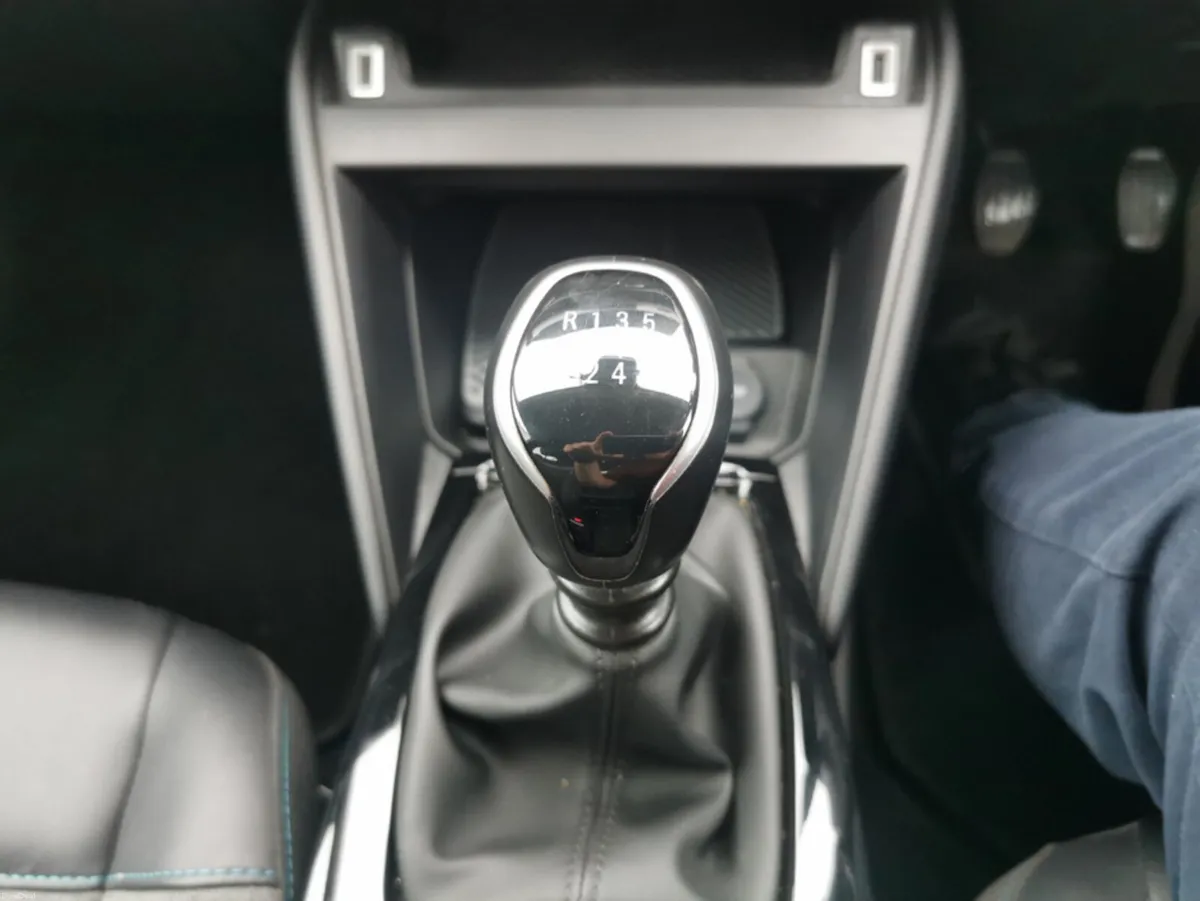 Citroen C4 FEEL PACK BLUEHDI 110 MY22. MY22.3 4 - Image 5