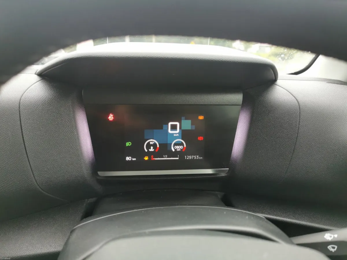 Citroen C4 FEEL PACK BLUEHDI 110 MY22. MY22.3 4 - Image 6