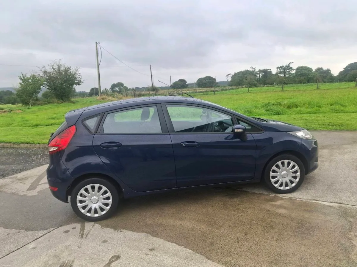 Car - Image 2