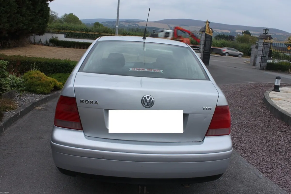 Volkswagen Bora 1.9 TDI, 2005 - Image 2