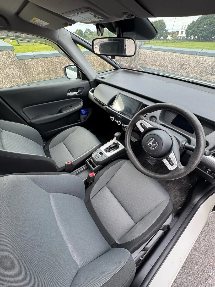 Honda fit 2020 - Automatic Hybrid - Image 5