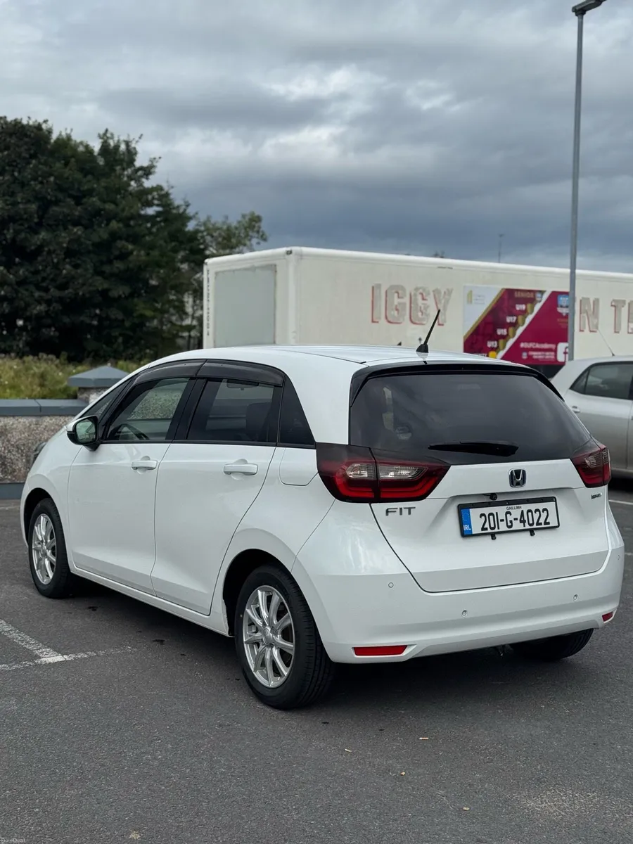 Honda fit 2020 - Automatic Hybrid - Image 4