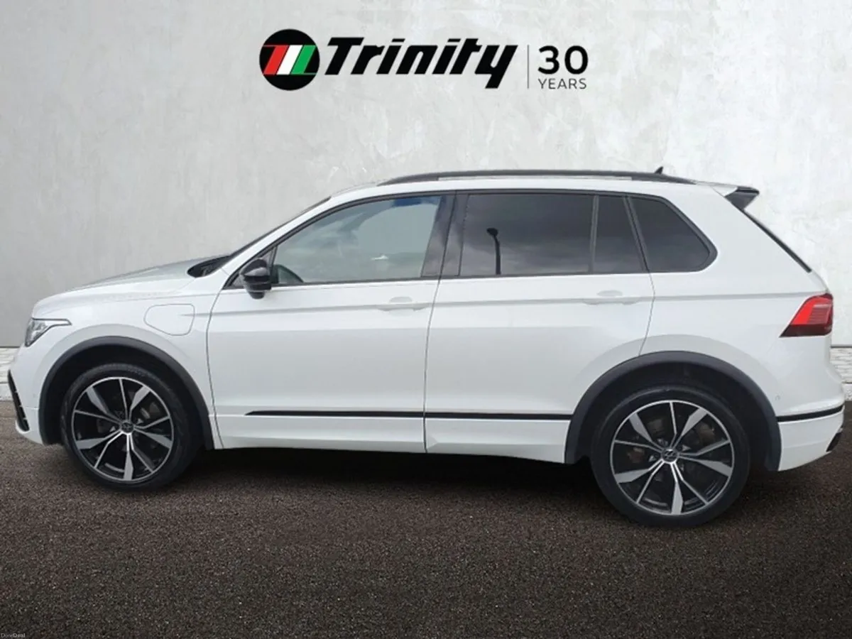 Volkswagen Tiguan ** R-LINE ** 245HP 1.4 TSI PHEV - Image 5