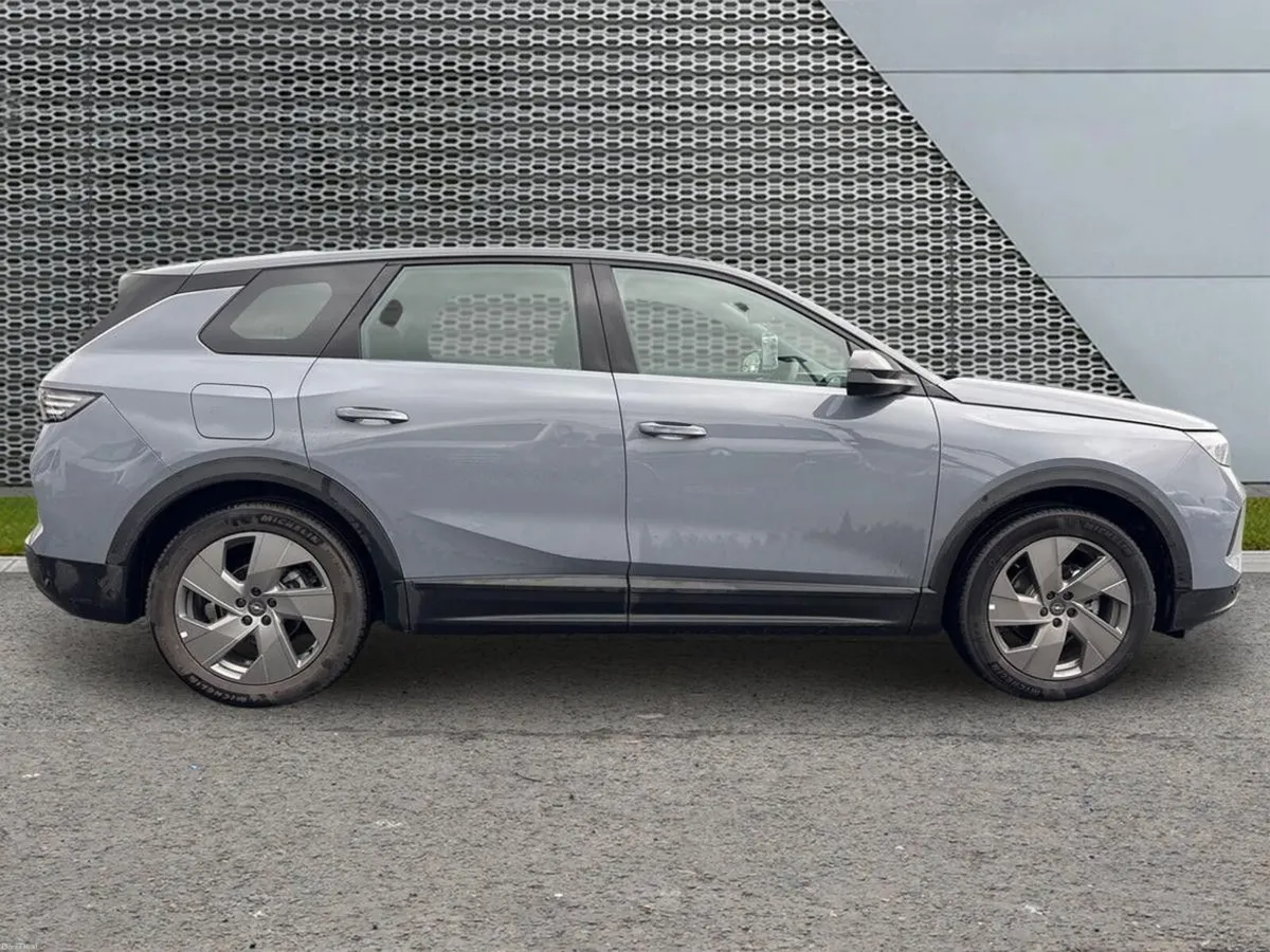 Opel Grandland Elegance PureTech 136 MHEV - Image 6