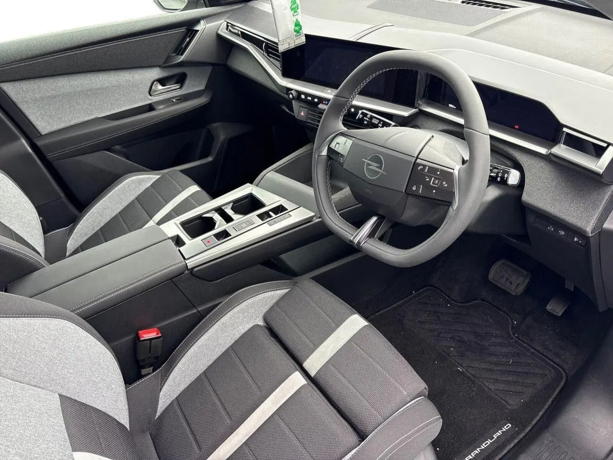 Opel Grandland Elegance PureTech 136 MHEV - Image 5