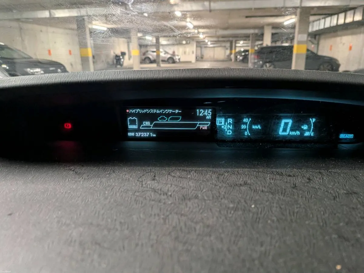 Toyota Preious Hybrid - Image 6