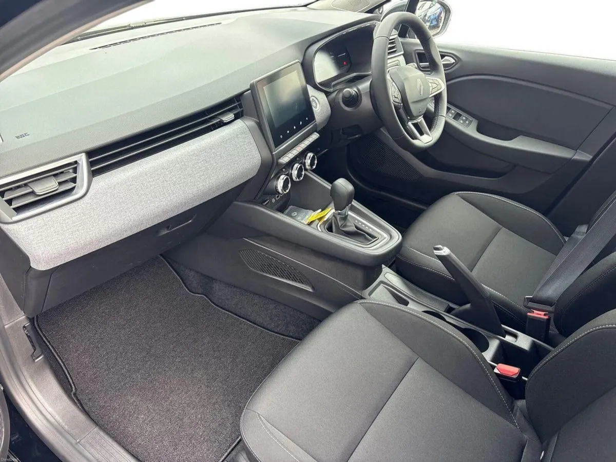 Renault Clio E-TECH Hybrid 145 Auto Evolution - Image 4