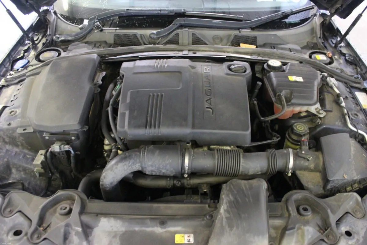 Jaguar XF 2.2 D Luxury (163PS)  AUTO - TENDER 35 - Image 6