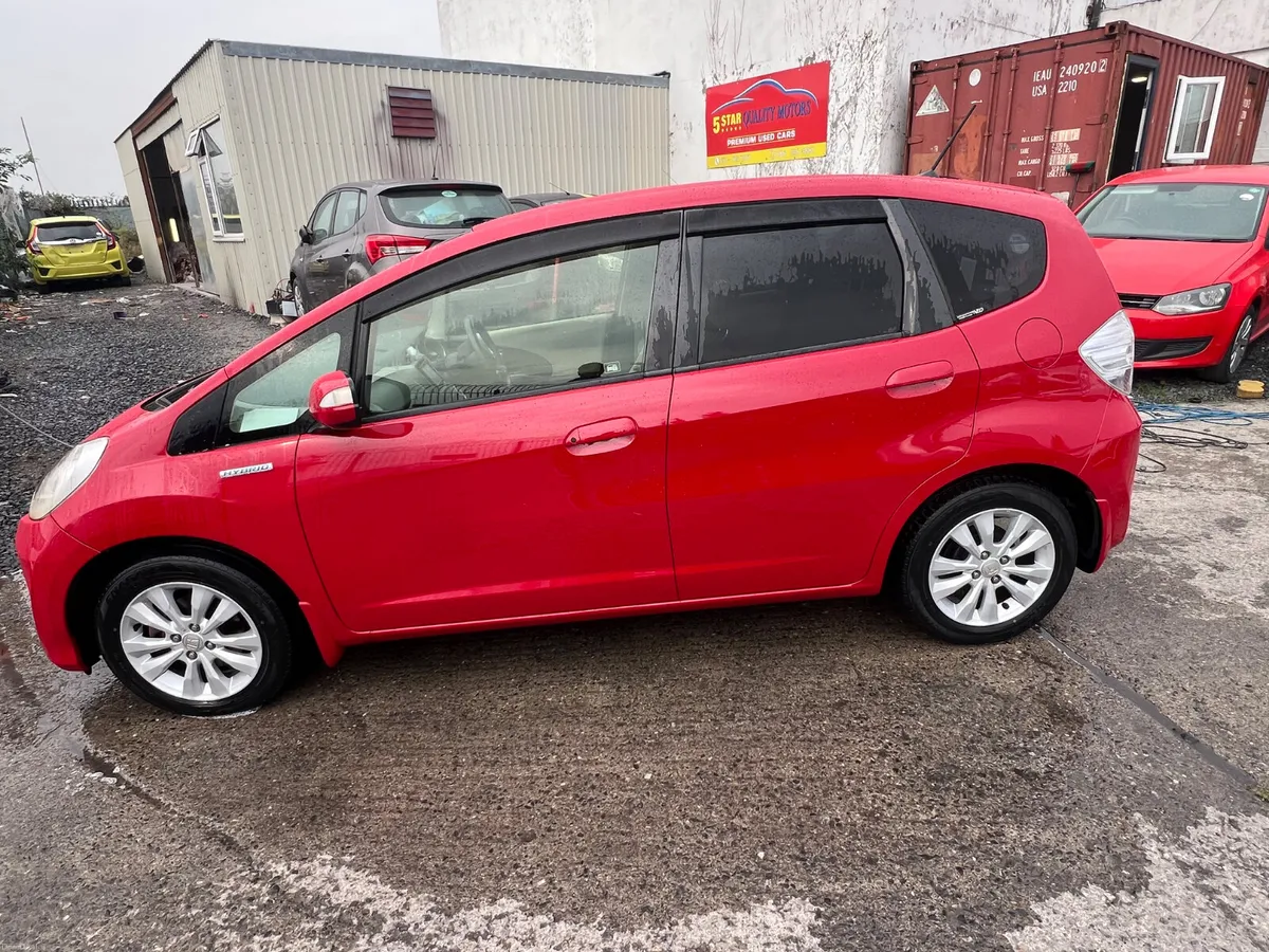 Honda Fit 2013 Automatic/ New Nct / warranty - Image 4