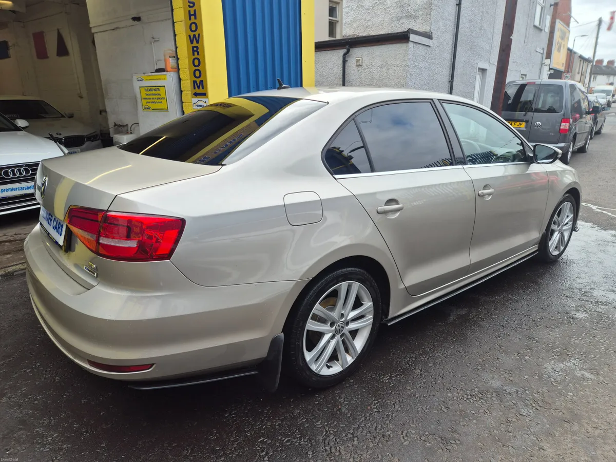 Volkswagen Jetta 2016 - Image 2