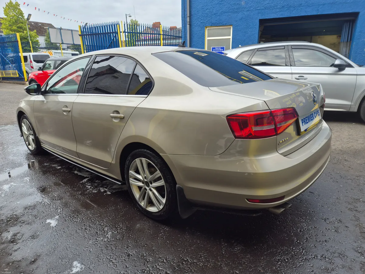 Volkswagen Jetta 2016 - Image 3