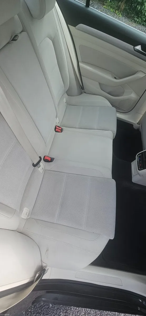 Volkswagen Passat 2015 - Image 6