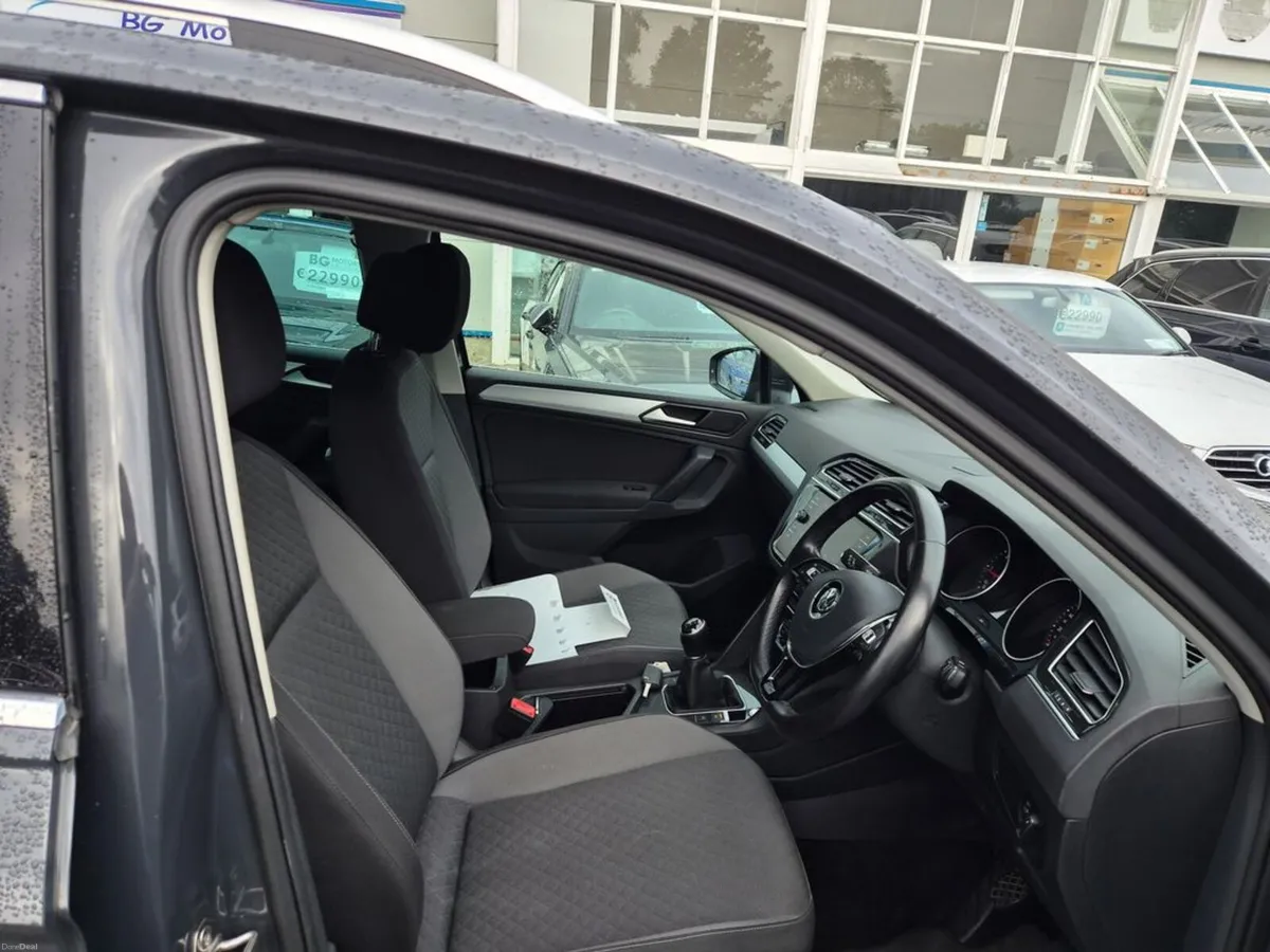 Volkswagen Tiguan Match 150PS 5DR - Image 4