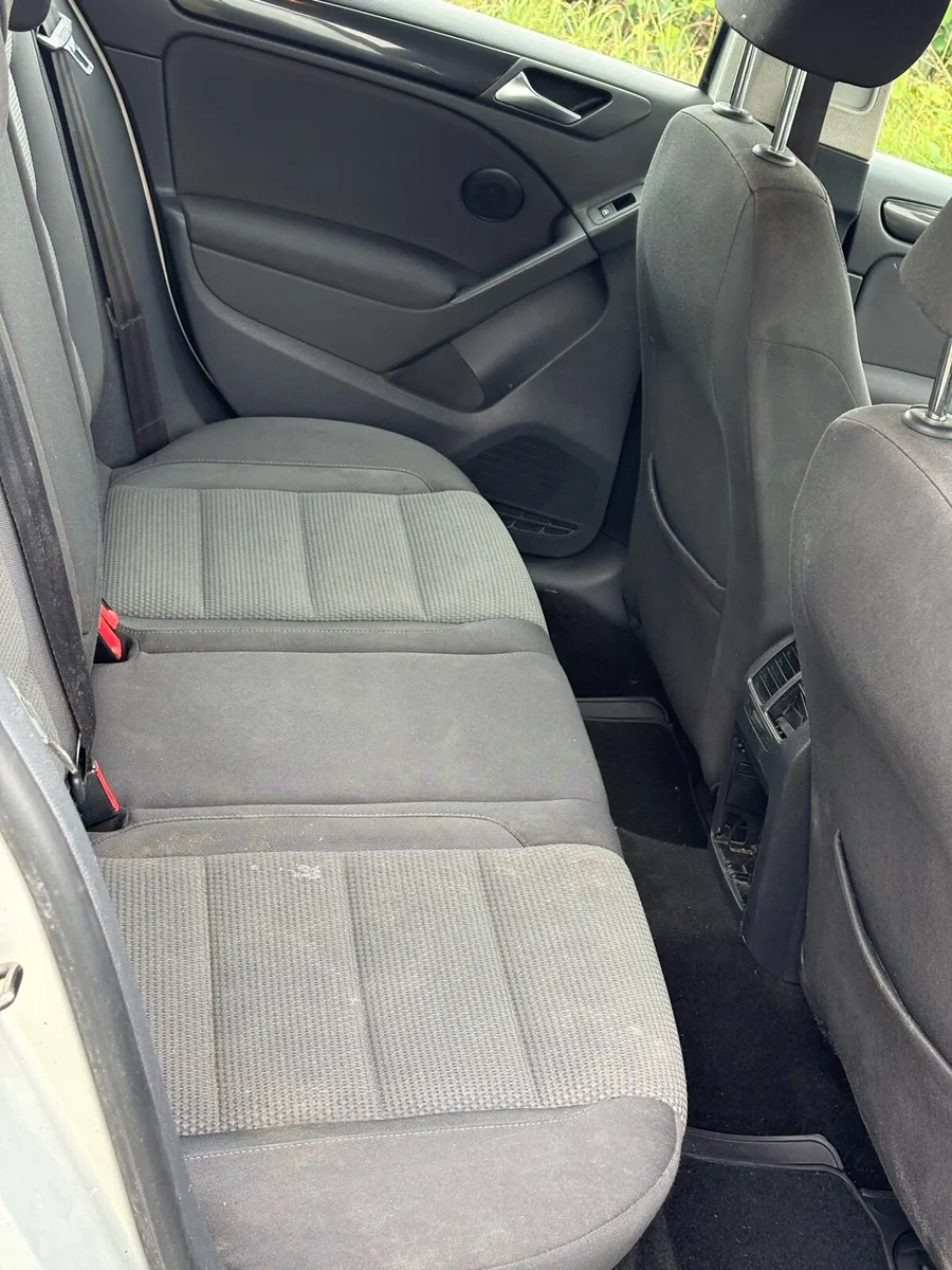 VW Golf / Automatic/1.6 Diesel - Image 4