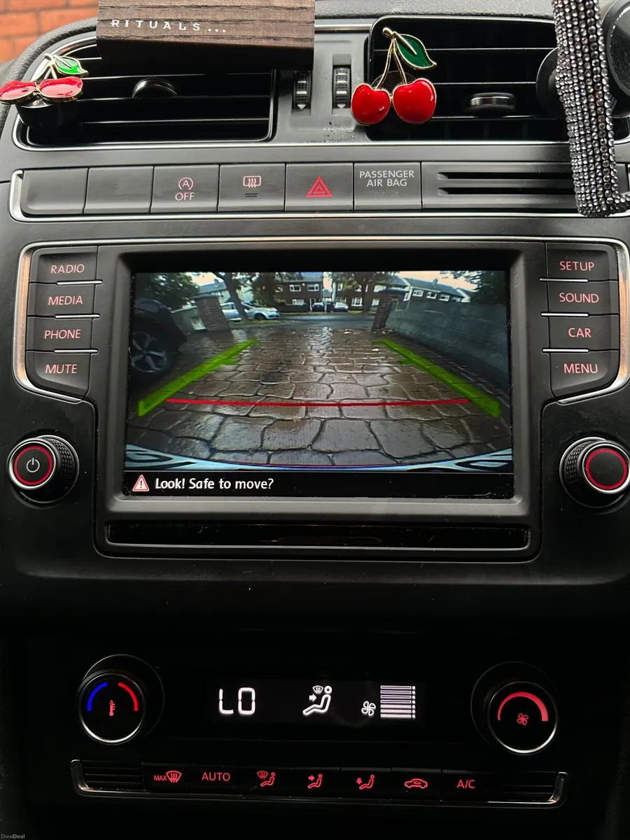 Volkswagen Polo 1.2 TSI Automatic 2015 - Image 5